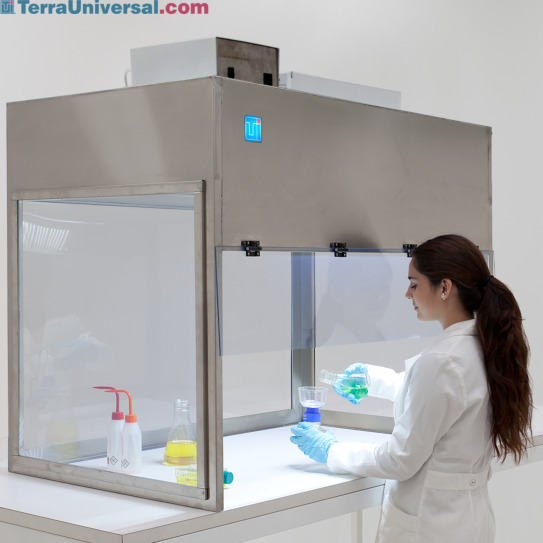 Laminar Flow Hoods & Clean Benches