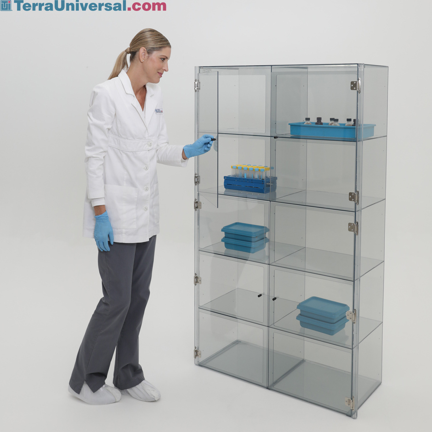 https://www.terrauniversal.com/media/asset-library/cache/original/watermark_c/1/l/a/large-plastic-cleanroom-storage-cabinet-esd-safe-10-chamber-model.jpg
