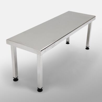 https://www.terrauniversal.com/media/catalog/product/cache/9432eaff33670a35f4bedbf129c1737a/G/o/Gowning-Bench-UltraCleanSS-Free-Standing-SolidTop-48x16x18-1530-26-2-IMG_4176-r1.jpg